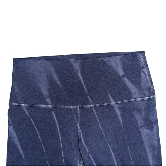 Lululemon Wunder Train High Rise Short 8" in Sun Bleached Wash True Navy Sz 6 - Picture 5 of 9